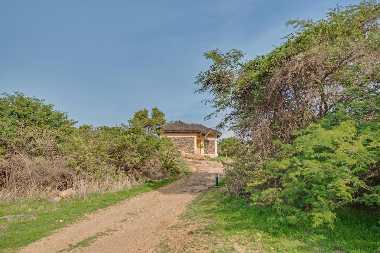 Hampi Heritage & Wilderness Resort-Jungle Lodges Bellary Exterior photo